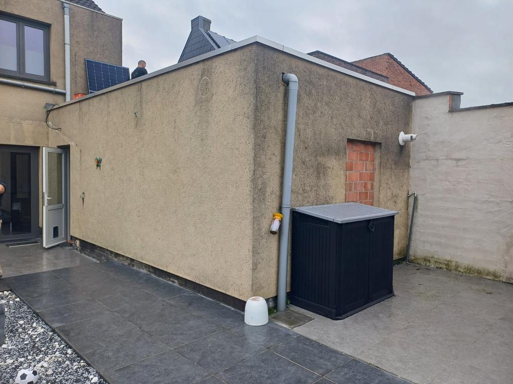 Strakke gevel met crepi in Hamme