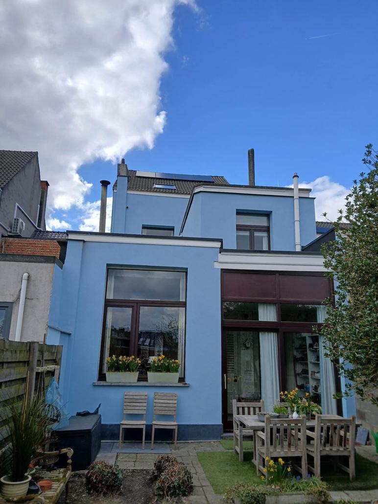 Façade arrière en crepi bleu à Hemiksem