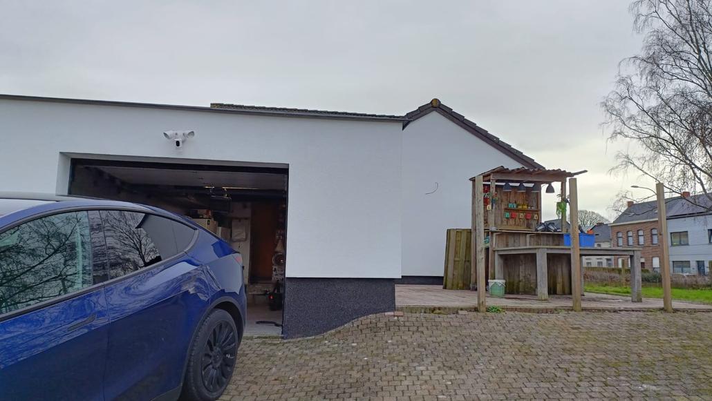 Cleys renoveert gevel in Ninove met crepi