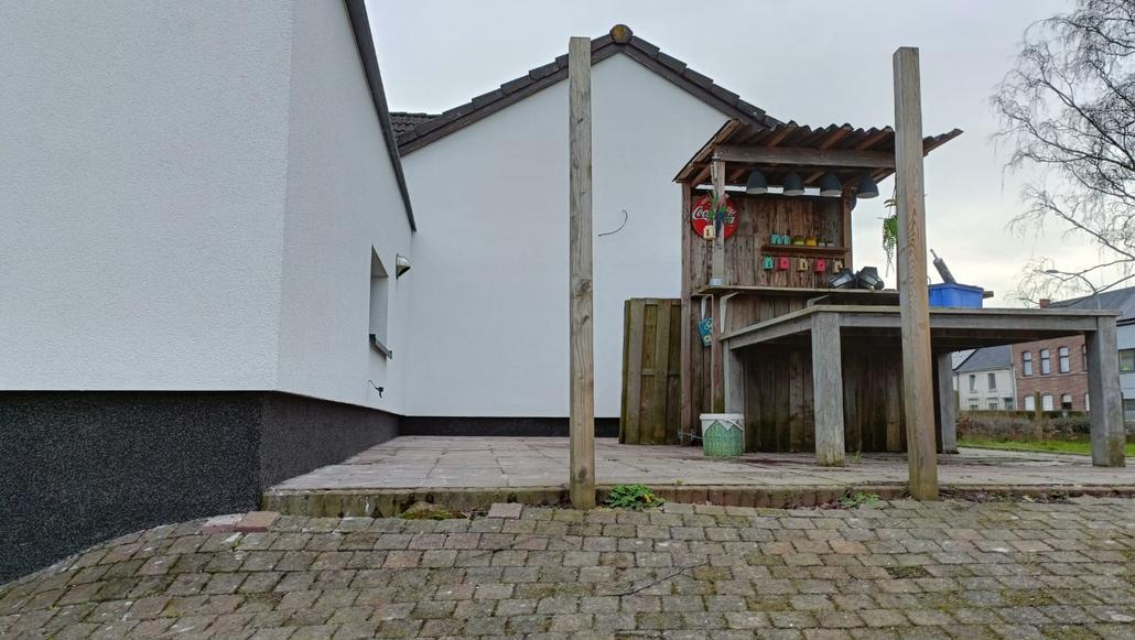 Cleys renoveert gevel in Ninove met crepi