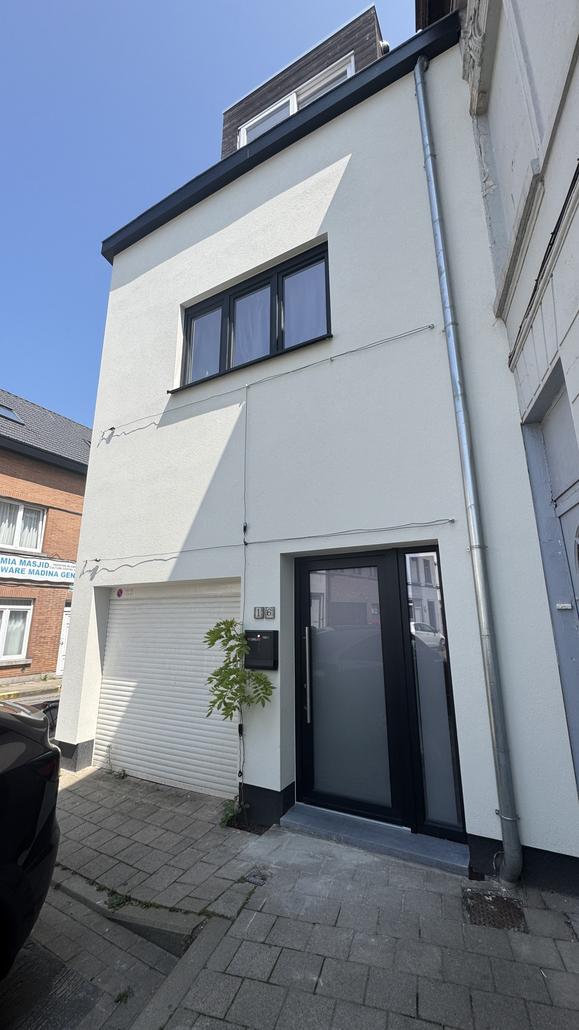 Rénovation de façade et de toit à Gand