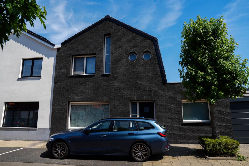 Steenstrips en isolatie gevel Hulst