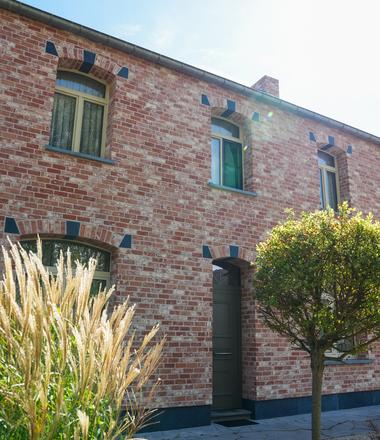 Steenstrips gevelrenovatie Herne authentiek resultaat