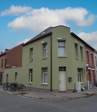 Gevelrenovatie met crepi in Sint-Niklaas