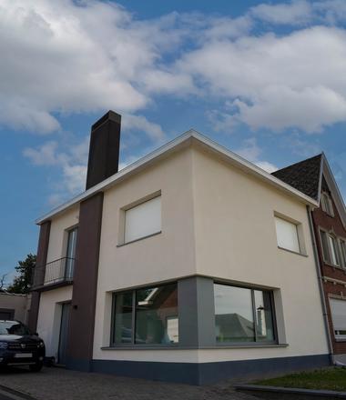 Gevel & dak vernieuwd met spuitkurk