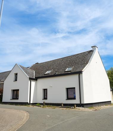 Gevel & ramen vernieuwd in Lierde