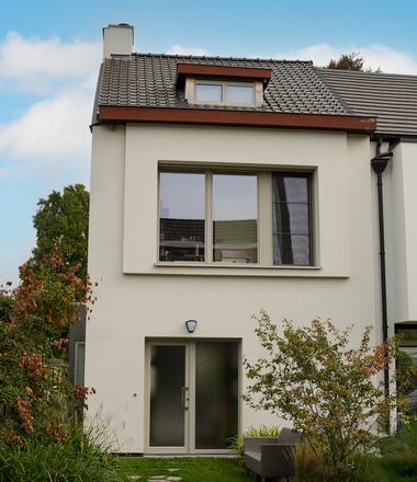 Gevelrenovatie met crepi in Mariakerke