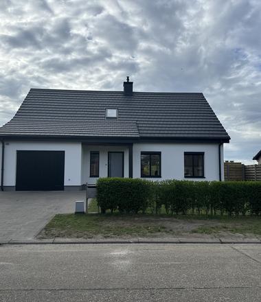 Gevel- en dakrenovatie in Wortel