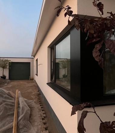 Cleys renoveert gevel met crepi in Hulst