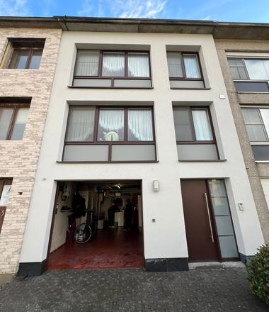 Schoten: kleine gevel, groot renovatieverschil